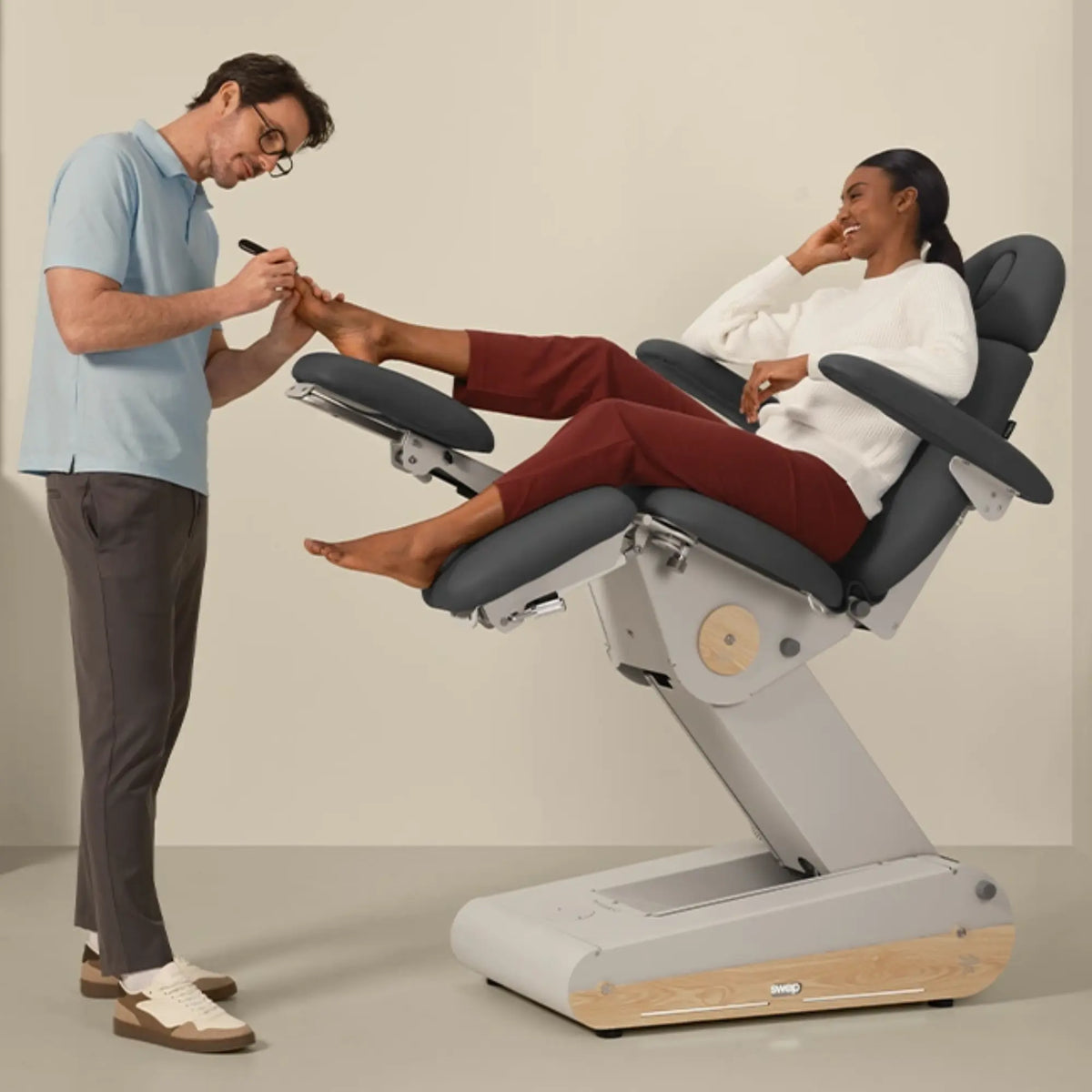 Fauteuil de pédicurie Électrique avec chauffage - 3 coloris - Swop P3 Up - Naggura Naggura 